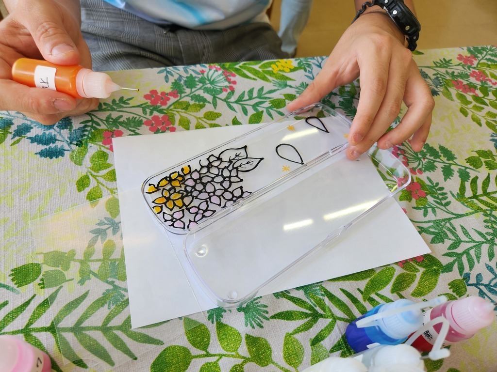 ミライにやさしいエコアートでうちわを作ってみよう！